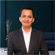 Experienced ESL tutor offering engaging English lessons for adults and high school students.