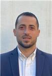 Profesor diplomado en enfermería da clases de ciencias naturales, biología y matemáticas