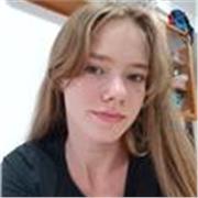 Profesora de francés nativa, doy clases de francés a principiantes pero también de reenfuerzo para los que ya saben. Doy clases online desde hace un par de años, siempre relleno una ficha para hacer un resumen de lo que hemos visto y que el alumno lo pued