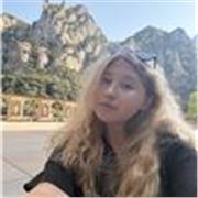 ¡Hola! Soy profesora profesional de inglés con 5 años de experiencia docente, certificación oficial y un nivel de fluidez nativo 