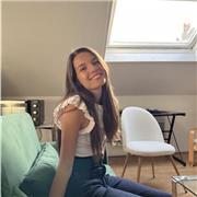 Tutrice pour aider les élèves à faire leurs devoirs et donner des cours particuliers