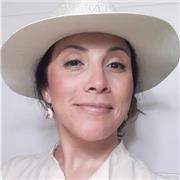 Profesora de Lengua española imparte apoyo escolar