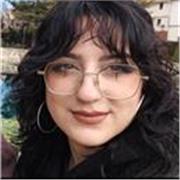 Graduada en Barreira arte y diseño grado superior, Bachillerato artístico IES V. A. Estellés.