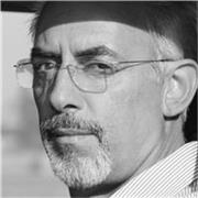 Insegnante con esperienza trentennale: comunicazione, giornalismo, informatica per adulti e professionisti.