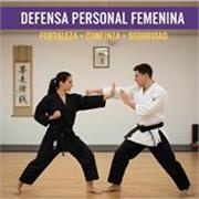 Profesor federado da clases de defensa personal y artes marciales