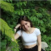 Soy psicóloga y trato de ayudar y apoyar a cada alumno en aquellas materias que necesite.