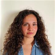 Estudiante de Contabilidad y finanzas entusiasmada por enseñar.