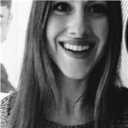 Profesora de Piano con formación específica en el Conservatorio de Música Andrés Segovia de Linares.