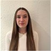 Me defino como una chica muy alegre,muy comprensiva y con muchas ganas de enseñar!