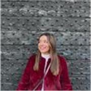 Soy maestra de Educación Primaria, dispuesta a enseñar cualquier asignatura a cualquier persona para ayudarle a mejorar.