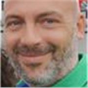 Costruisco spazi come Architetto, plasmo menti con la Tecnologia. 