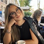 Habe 2024 in einem Gymnasium maturiert und studiere jetzt Lehramt in den Fächern Italienisch und Englisch