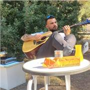 Clases de guitarra para aprender música jugando y explorando el instrumento