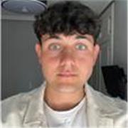 Graduado en biología actualmente estudiando máster biomedicina molecular 