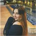 Merhaba, ben Yaren. Resim öğretmenliği yapıyorum ve sanatı öğrencilerime sadece bir ders olarak değil, kendilerini ifade etmenin 