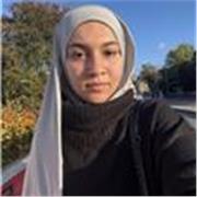 Diplômée d’une licence en sciences sanitaires et sociales. 