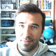 Ho accumulato un'esperienza pluriennale nell'insegnamento della lingua inglese, spagnola e italiana per stranieri, collaborando con vari istituti privati e aziende, offrendo sia lezioni individuali che di gruppo, a domicilio e online, dai livelli elementa