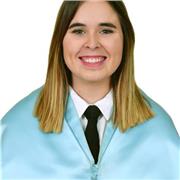 Profesional, innovadora, resolutiva, sociable y profesora de vocación