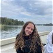 Estudiante de ingeniería biomédica en inglés imparte clases de ciencias e inglés para todos los cursos, incluido bachillerato