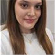 Profesora con más de cinco años de experiencia  en institutos y academias dando clases a niños, adolescentes y adultos.