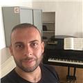 Docente in pianoforte laureato al conservatorio di musica giuseppe verdi di torino