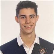 Estudiante de Grado bilingüe de Administración y Dirección de Empresas, experiencia con niños pequeños en matemáticas e inglés.