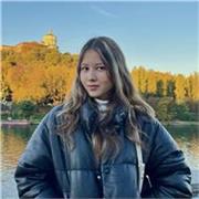 Studentessa con certificazione Cambridge Advanced C1 English Level