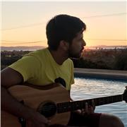 Guitarra básica para jóvenes que quieran adentrarse en el mundo de la música.