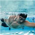Entrenador titulado y ex nadador olímpico da clases particulares de natación adultos y niños