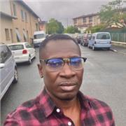 un professeur d'anglais avec de grandes compétences pour enseigner