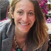 Profesora Diplomada en Turismo, con 18 años de experiencia. Se ofrece para dar clases particulares de gestion de AAVV y Amadeus.