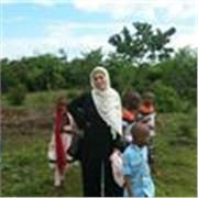 Ich heiße Lena und habe mehrjährige Erfahrung im Deutsch als Fremdsprache und Kiswahili unterrichten. 