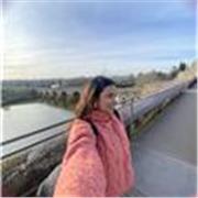 Chica con vocación al apoyo del aprendizaje y promoción de la salud mental 