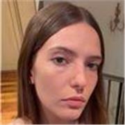 studentessa al terzo anno di economia in inglese con certificazione linguistica B2 Cambridge impartisce ripetizioni.