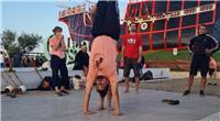 Artes marciales. capoeira. yoga. acrobacia. percusion. lucha. entrenamiento físico. estiramiento