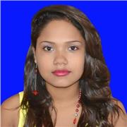 La profesora de matemáticas imparte clase a niños de 3 a 12 años