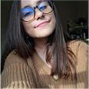 Studentessa universitaria con diploma del liceo linguistico offre lezioni di inglese sia online che in presenza