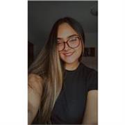 Soy graduada en Ingeniería Informática y doy clases a personas que quieren aprender desde cero o mejorar sus habilidades digitales