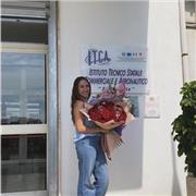 laureanda in economia e management offre servizi di aiuto compiti online per studenti delle scuole elementari