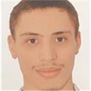 Professeur donne les cours d’arabe aux enfants