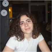 Profesora de lengua materna inglés y italiano y con experiencia en el enseñamiento con niños, adultos, y jóvenes profesionales. 