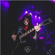 Musicista/studente di conservatorio, impartisco lezioni di solfeggio,teoria musicale, chitarra, basso, pianoforte per principianti