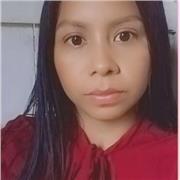 profesora de sociales imparte clases a niños de todas las edades