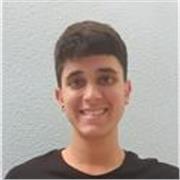 Ingeniero electrónico imparte clases desde niños hasta universitarios