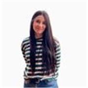 Maestra de educación infantil y primaria ayuda a sus alumnos/as para avanzar en el ámbito educativo 