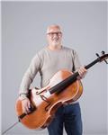 Eduardo García, violonchelista profesional. Experiencia de más de 20 años