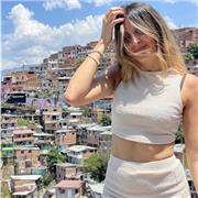 Sono una ragazza seria e che mette passione in quello che fa