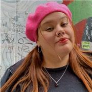 Profesora de apoyo para clases de reforzamiento de biología
