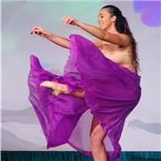 Diplomata insegnante propedeutica modern IDA offre lezioni di danza moderna, Salsa e Bachata base