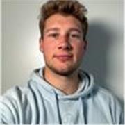 Coach de football depuis 2 ans. Diplômé de STAPS, j’offre des cours aux adultes et enfants ! 